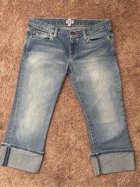 Abercrombie & Fitch Light Wash Cropped Capri Jeans